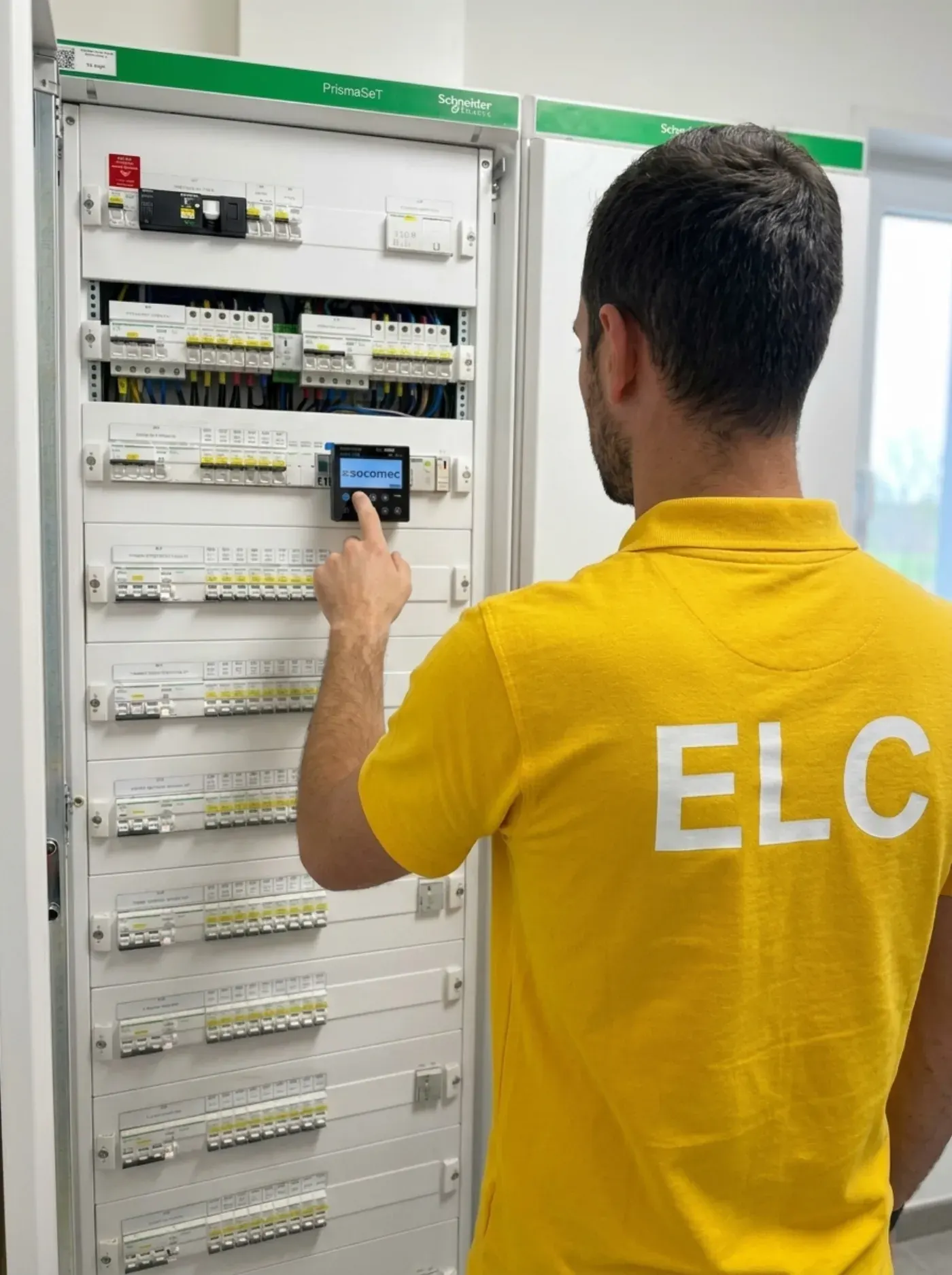 ELC Mise aux normes NF C 15-100 Beauvais — équipe certifiée Électricien ELC certifié Qualifelec à Beauvais pour mise aux normes nf c 15-100